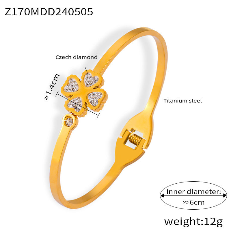 Elegant temperament Gentle and versatile personality bracelet Four-leaf love Diamond butterfly design Titanium steel gold-plated bracelet