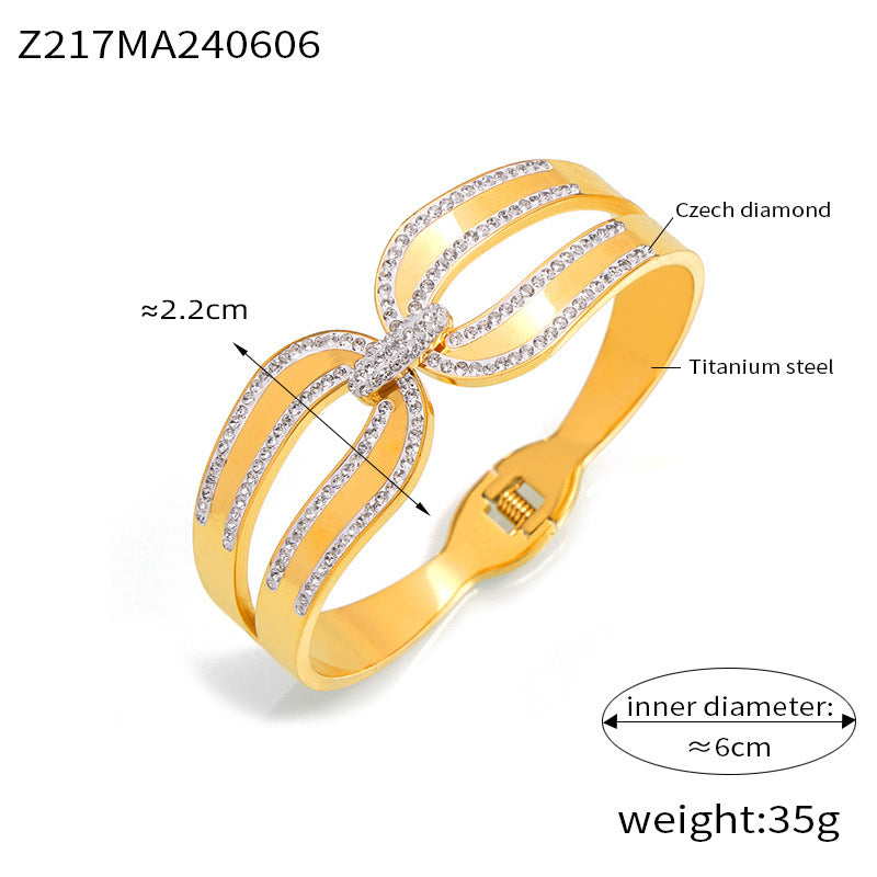 Hot-selling niche elegant temperament versatile double-layer stacked wind jewelry with diamond design titanium steel gold-plated bracelet