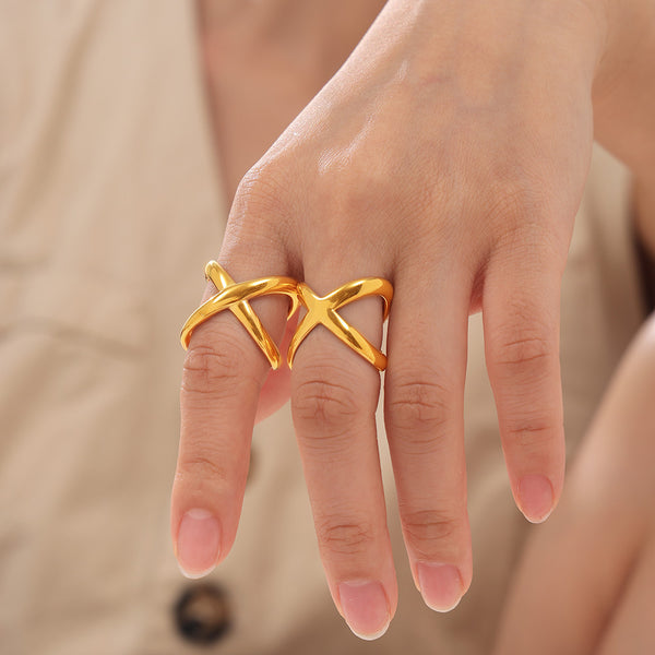 Hepburn style geometric three-dimensional cross opening ring titanium steel plated 18k real gold fashionable versatile personalized ring wholesale