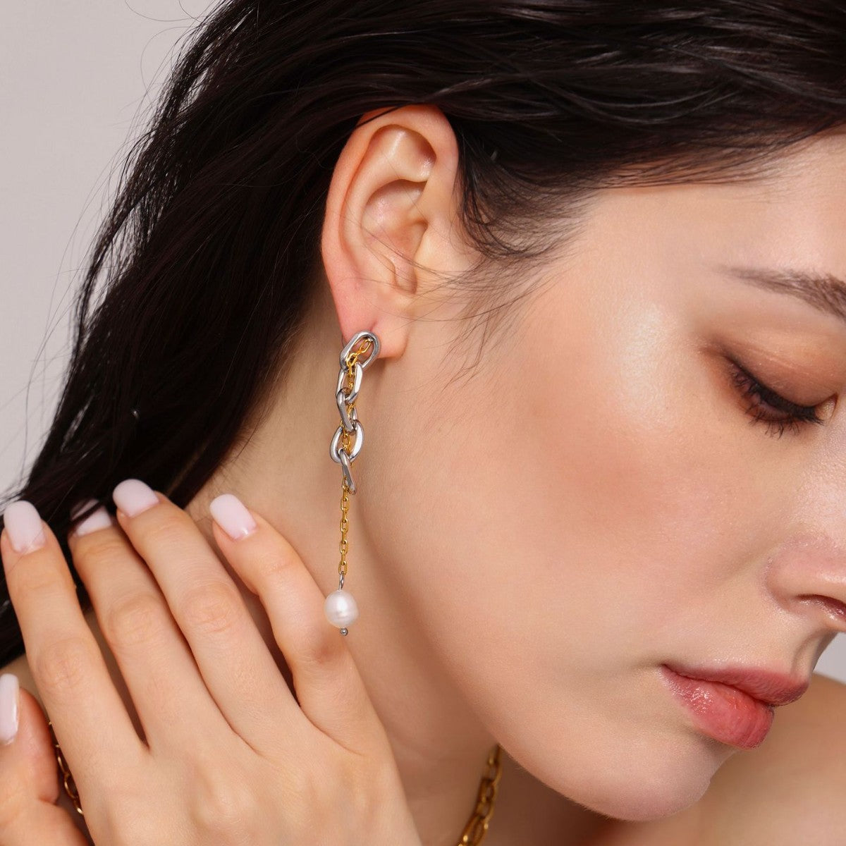 Chain fringed freshwater pearl earrings fashionable cold wind earrings stainless steel plated 18K real gold jewelry tide