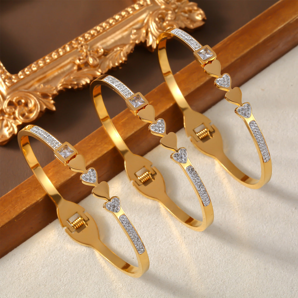 Elegant and trendy temperament Versatile jewelry Geometric diamond-set design sense Love modeling Titanium steel gold-plated bracelet pp