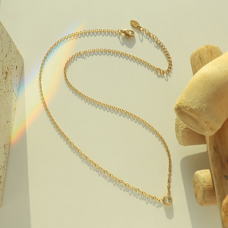 Versatile zircon single diamond light luxury collarbone chain titanium steel necklace 18K gold non-fading girls jewelry