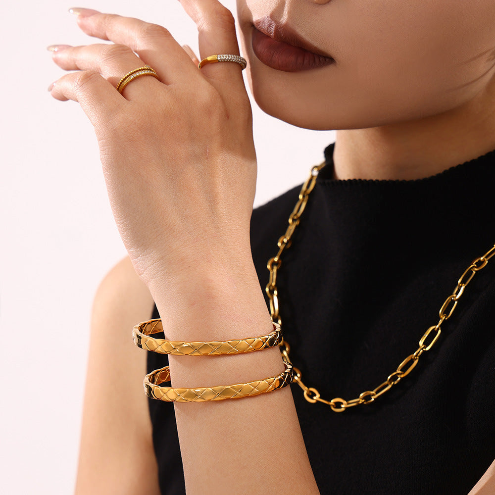 High version texture Xiaoxiang rhombus buckle bracelet PVD electroplating 18K real gold factory wholesale personality