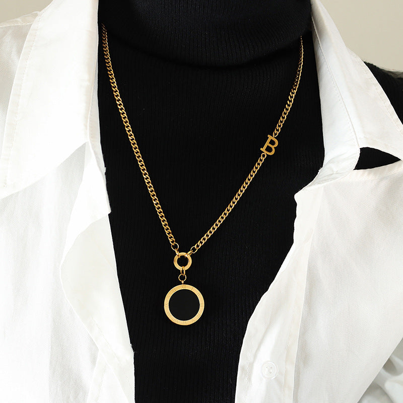 High-necked long fashion versatile Roman black and white double-sided pendant sweater chain hot-selling jewelry M004pp