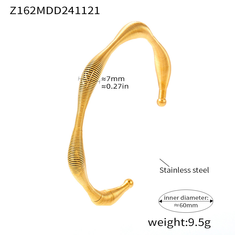 Temperament simple spiral pattern bracelet fashionable personality commuting versatile titanium steel bracelet women color retention spot wholesale