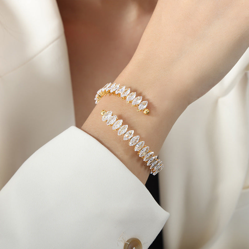 New high-end fashion personalized niche design light luxury inlaid with colored zircon bracelet jewelry women