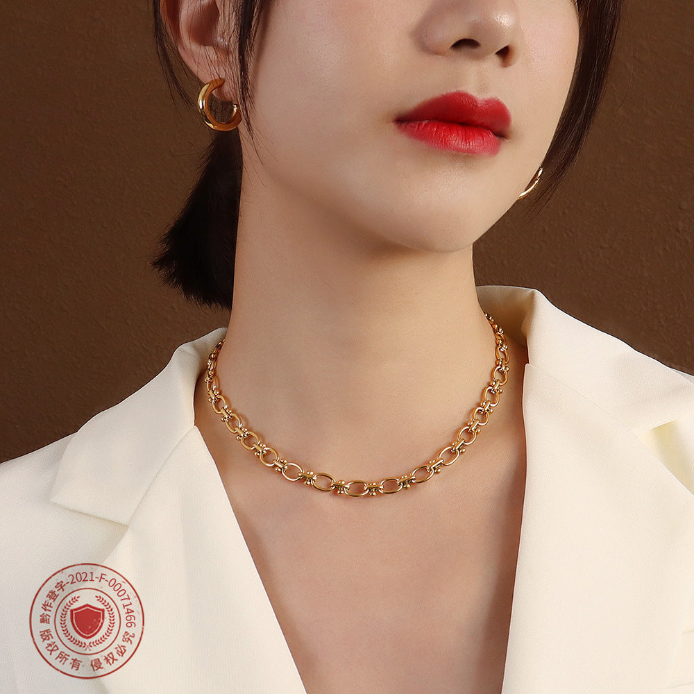Marka European and American collarbone chain i cold wind neck chain chain splicing versatile necklace titanium steel 18K gold