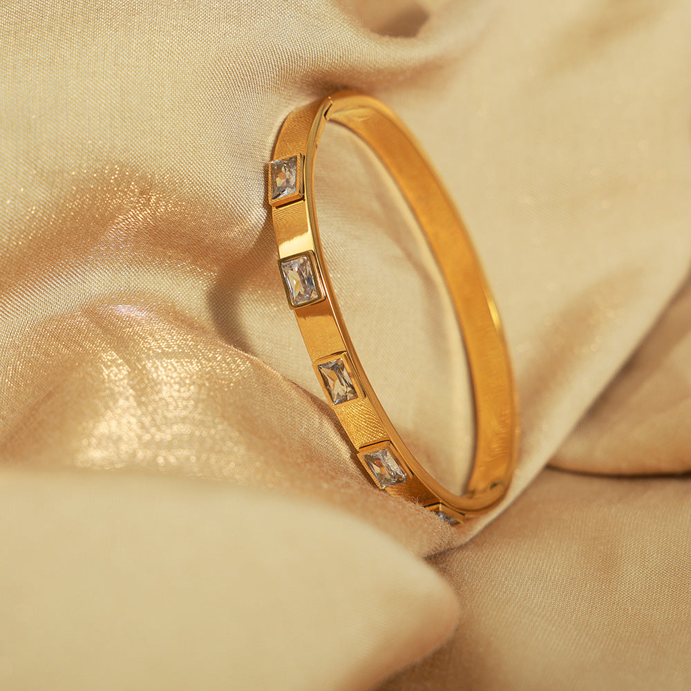 Court style retro design simple titanium steel gold-plated zircon geometric bracelet jewelry wholesale