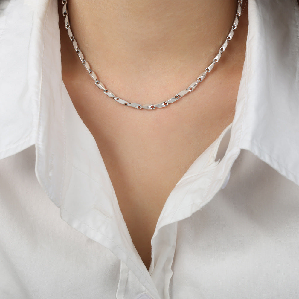 New high-end cold wind niche simple fashion versatile temperament titanium steel gold-plated personalized necklace jewelry
