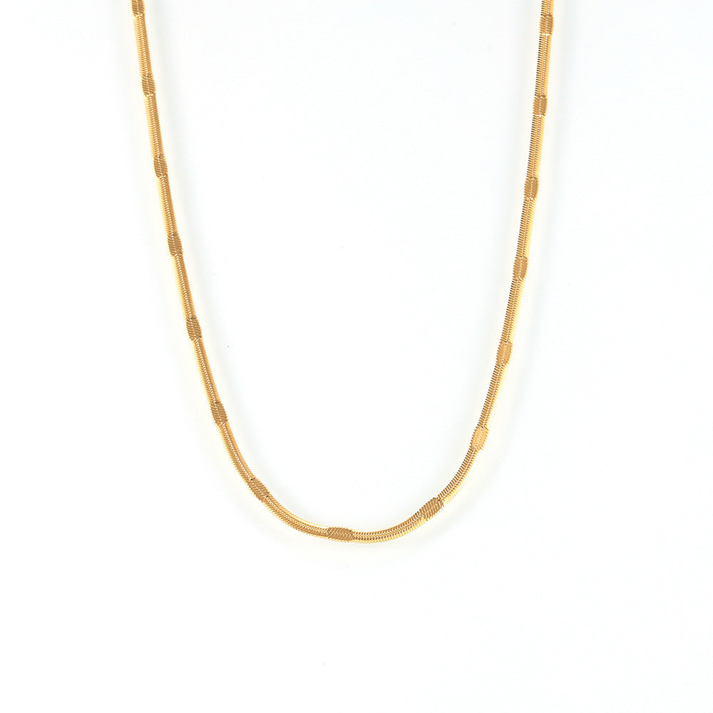 Hot-selling European and American style embossed blade chain, personalized hip-hop trend design, stainless steel plated 18k gold collarbone chain
