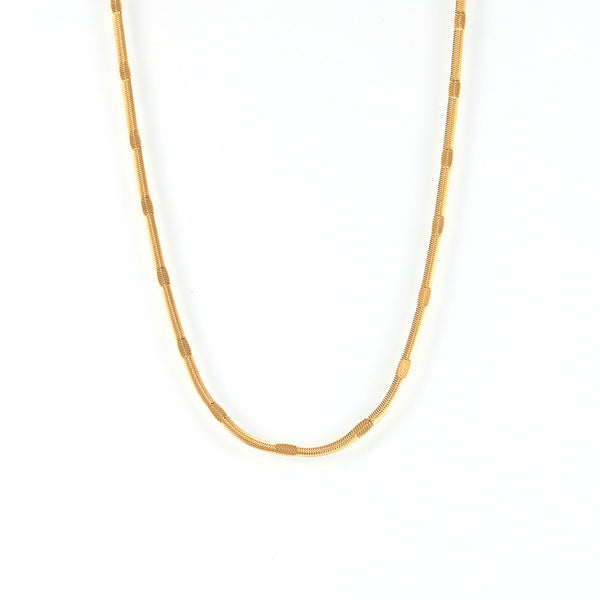 Hot-selling European and American style embossed blade chain, personalized hip-hop trend design, stainless steel plated 18k gold collarbone chain