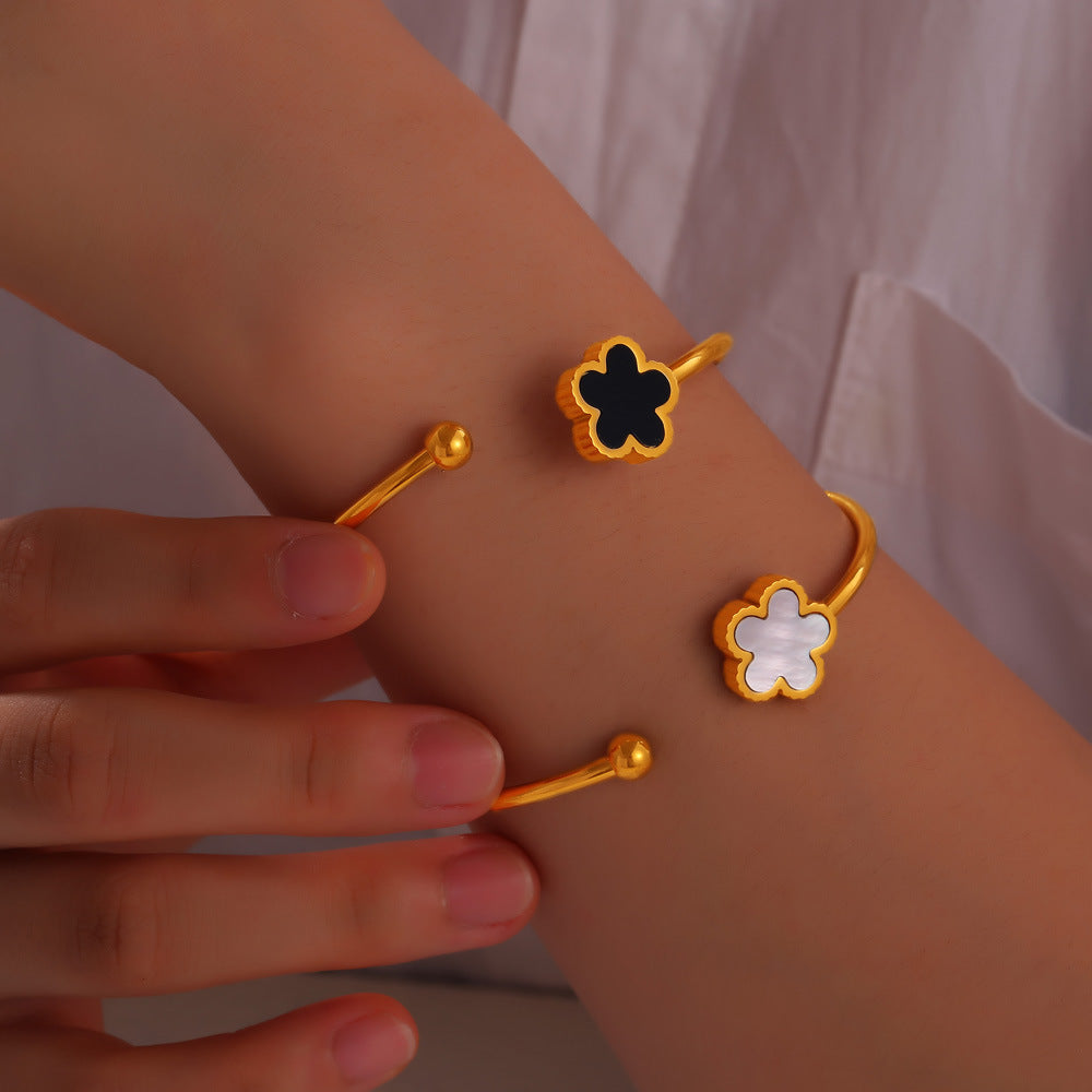 Fresh, stylish and simple personalized flower jewelry inlaid with white shell acrylic design titanium steel opening bracelet