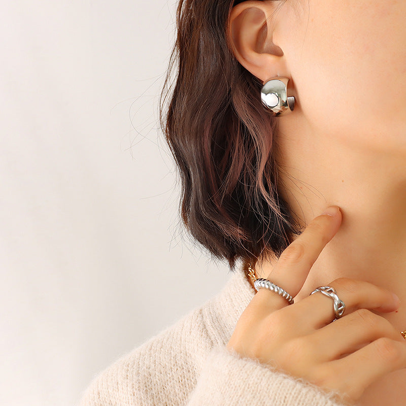 Jewelry geometric smooth C-shaped earrings fashionable niche does not fade does not fade gold-plated ear jewelry wholesale