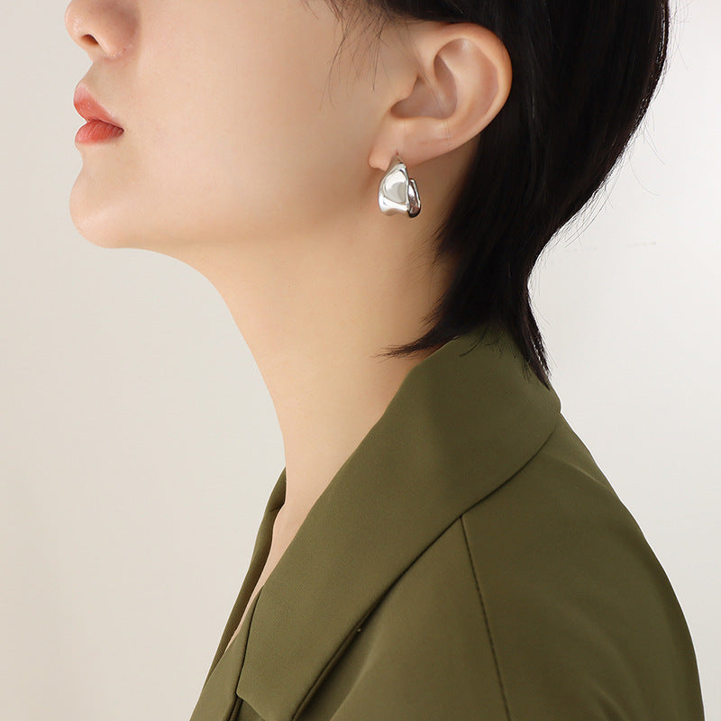 New stylish and simple ins wind irregular C-shaped special-shaped geometric earrings titanium steel gold-plated stud earrings ear jewelry