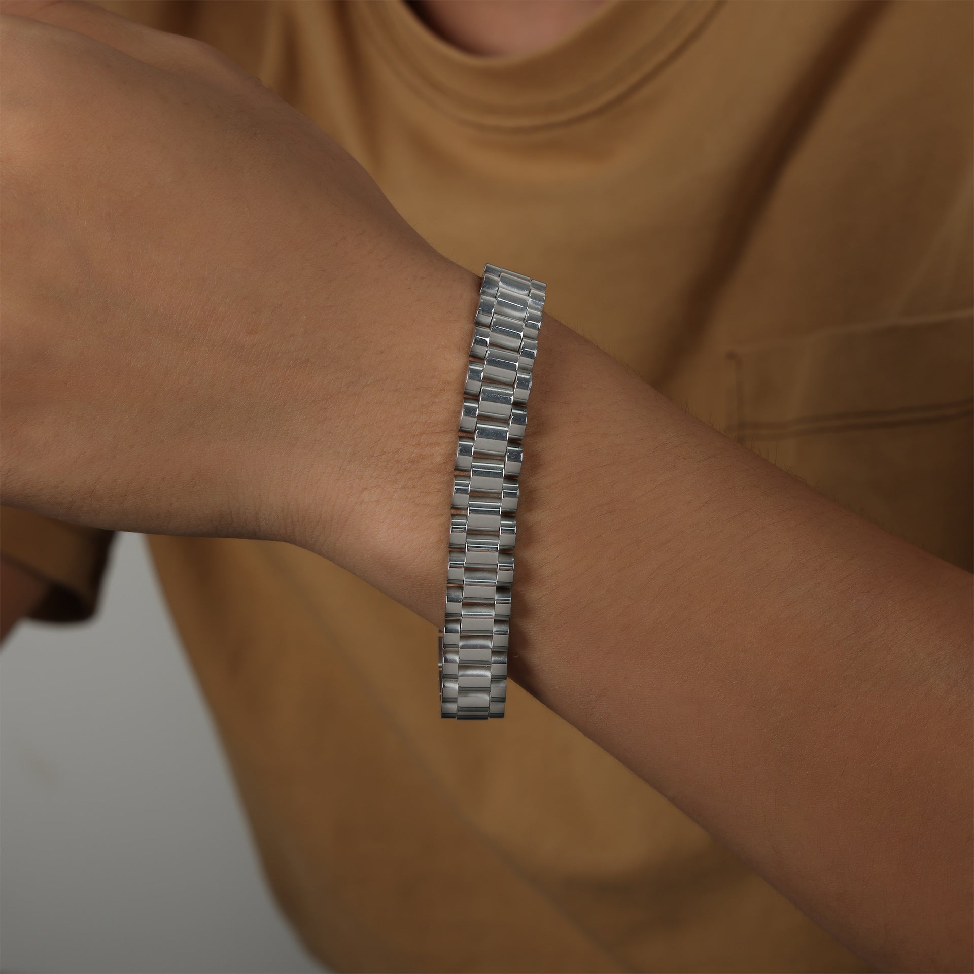 New high-end fashion versatile personality niche design titanium steel gold-plated chain texture bracelet jewelry women