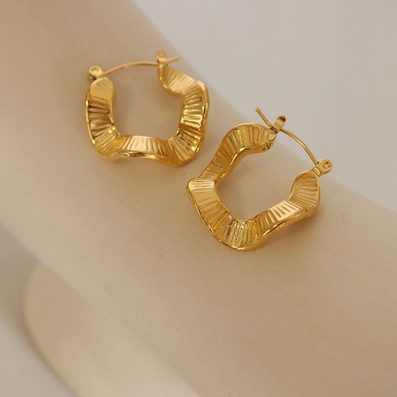Irregular special-shaped ear buckle, personalized chic titanium steel wavy ear ring plated with 18K real gold ear jewelry