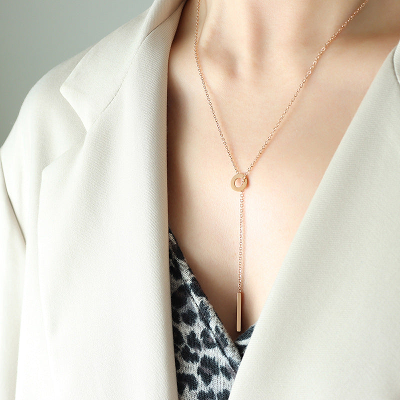 Clavicle chain cold wind pull clavicle chain niche necklace titanium steel 18K gold retro fringed necklace female pp
