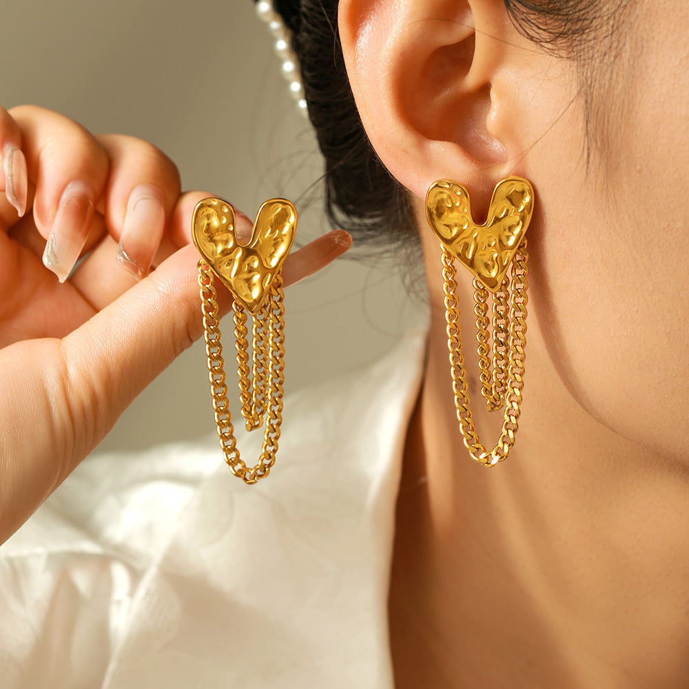 Temperament karst heart stud earrings female retro personality hammer pattern love fringe chain stainless steel earrings wholesale