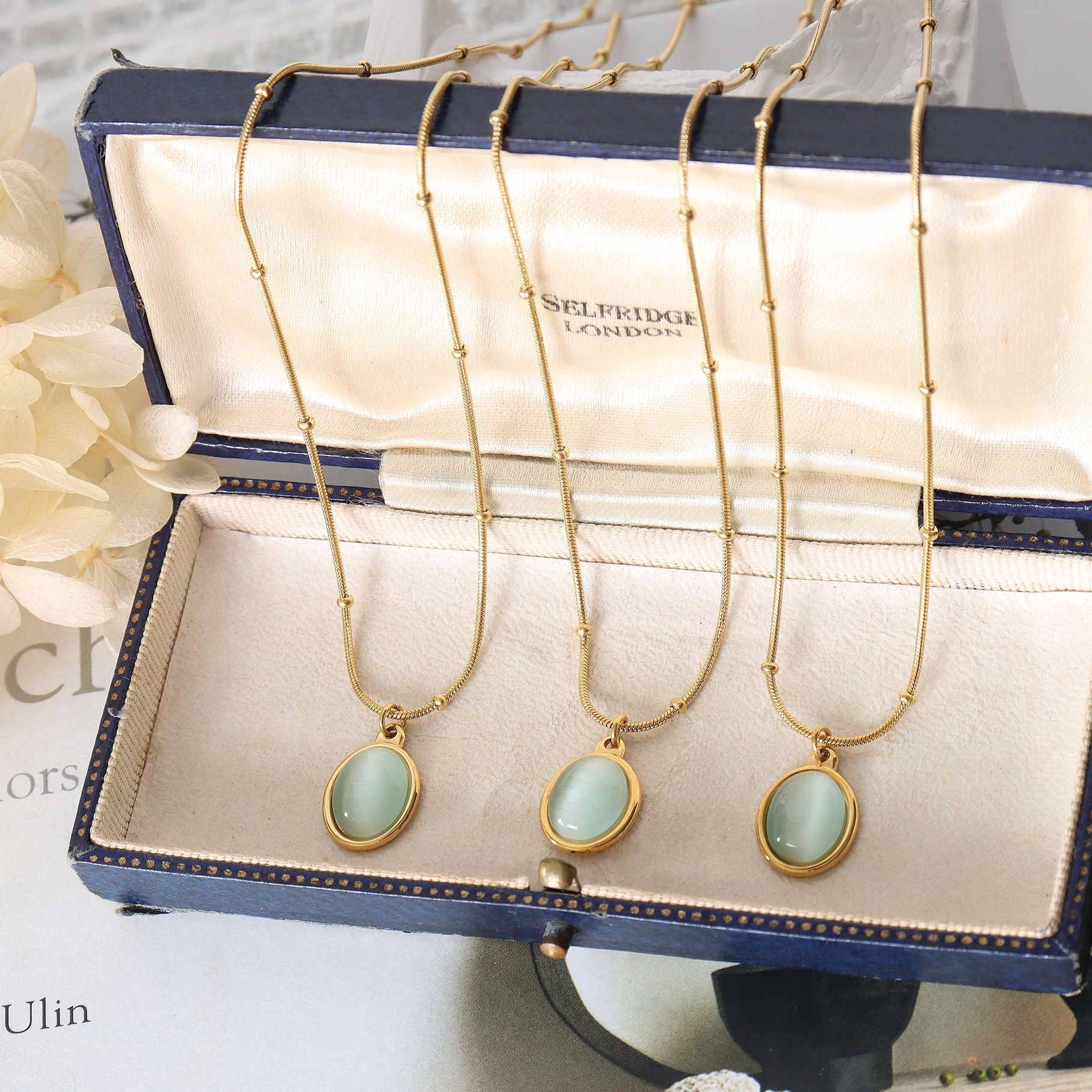 Retro style premium sense niche versatile 18k gold collarbone chain opal oval pendant titanium steel necklace female 99