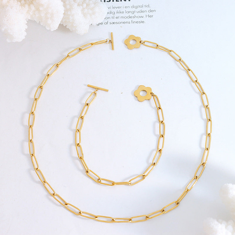 Small fresh geometric plum blossom OT buckle personalized thick chain necklace simple bracelet two-piece jewelry set