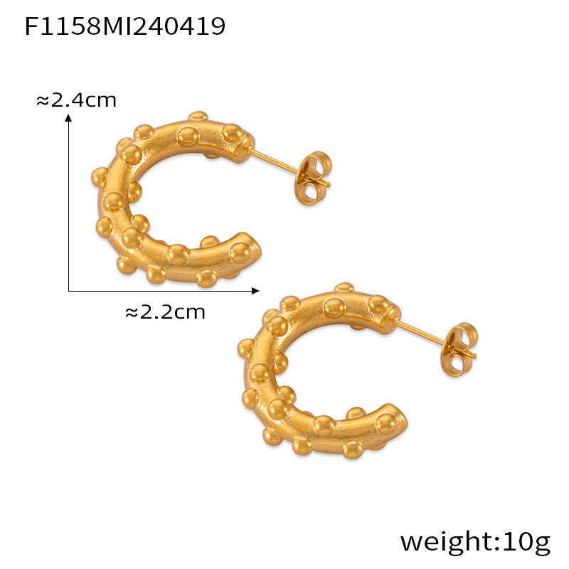 Retro niche personality temperament jewelry geometric engraving texture design titanium steel gold-plated C-shaped earrings