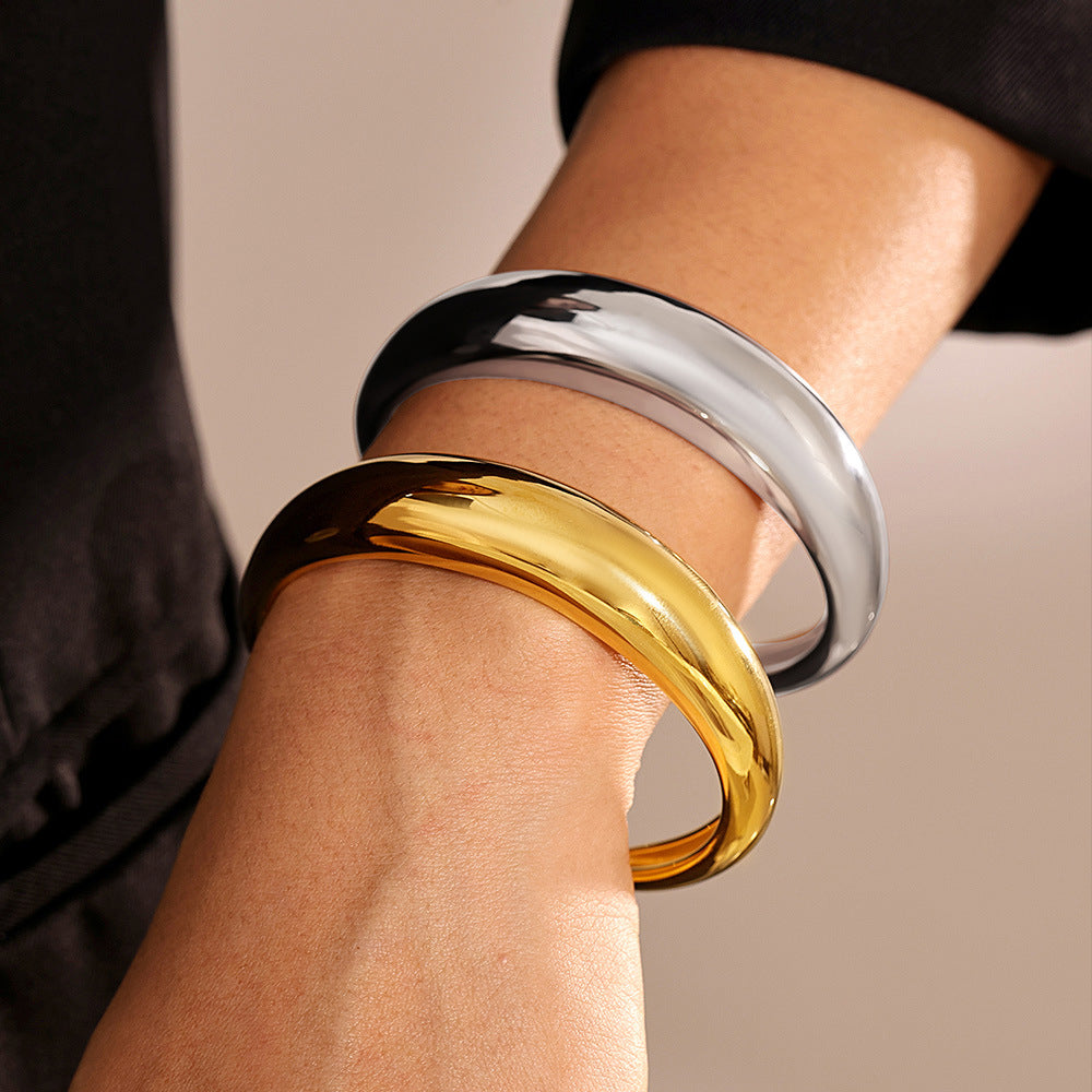 Hot-selling crescent-shaped C-shaped open casting smooth bracelet titanium steel plated 18K gold simple bracelet women