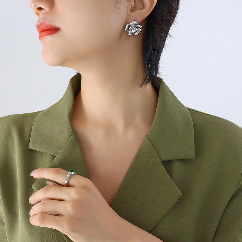 Wind Heavy Industry exaggerated retro big flower stud earrings texture titanium steel plated 18K gold manufacturer wholesale F04799