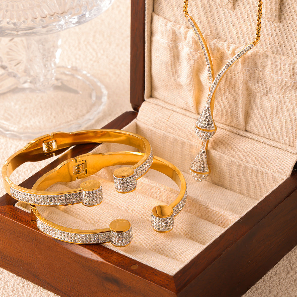 Hepburn style temperament elegant light luxury style niche jewelry gypsy star diamond-set design titanium steel gold-plated jewelry set