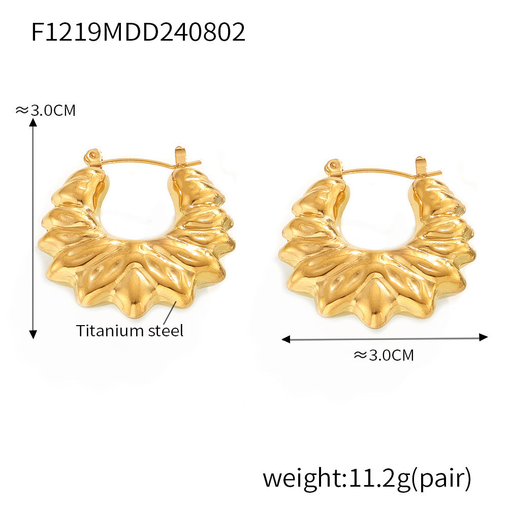 Geometric special-shaped hollow flower earrings retro flower titanium steel plated 18k gold ins wind trend earrings