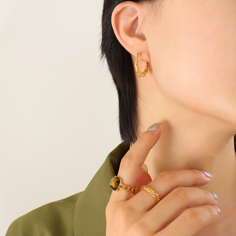 Trendy minimalist geometric titanium steel gold-plated ear buckles, exquisite temperament twist earrings accessories pp