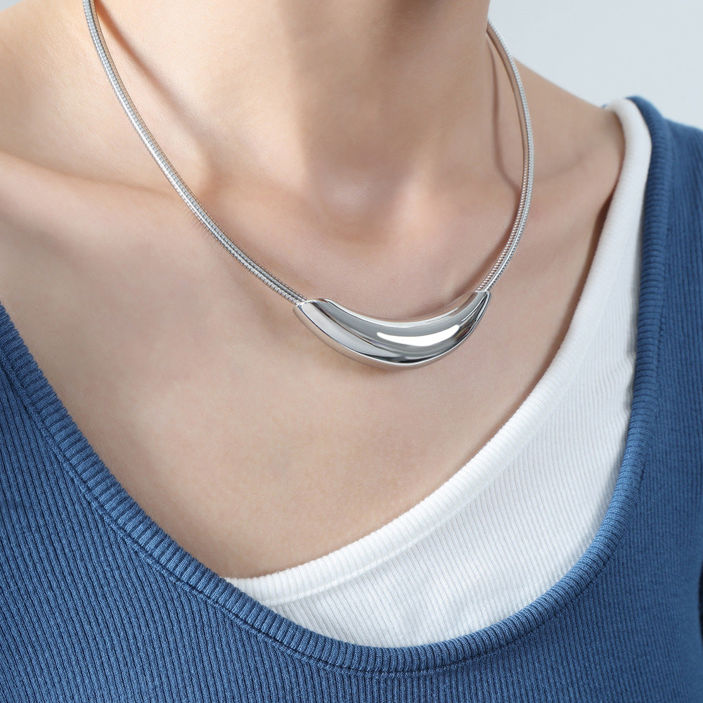 New high-end sense simple light luxury style niche design personalized titanium steel gold-plated jewelry necklace temperament female pp