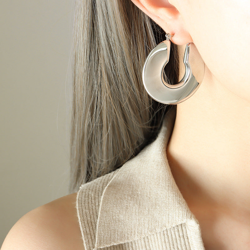 New exaggerated temperament niche design U-shaped earrings titanium steel plated 18K gold stainless steel women's jewelry