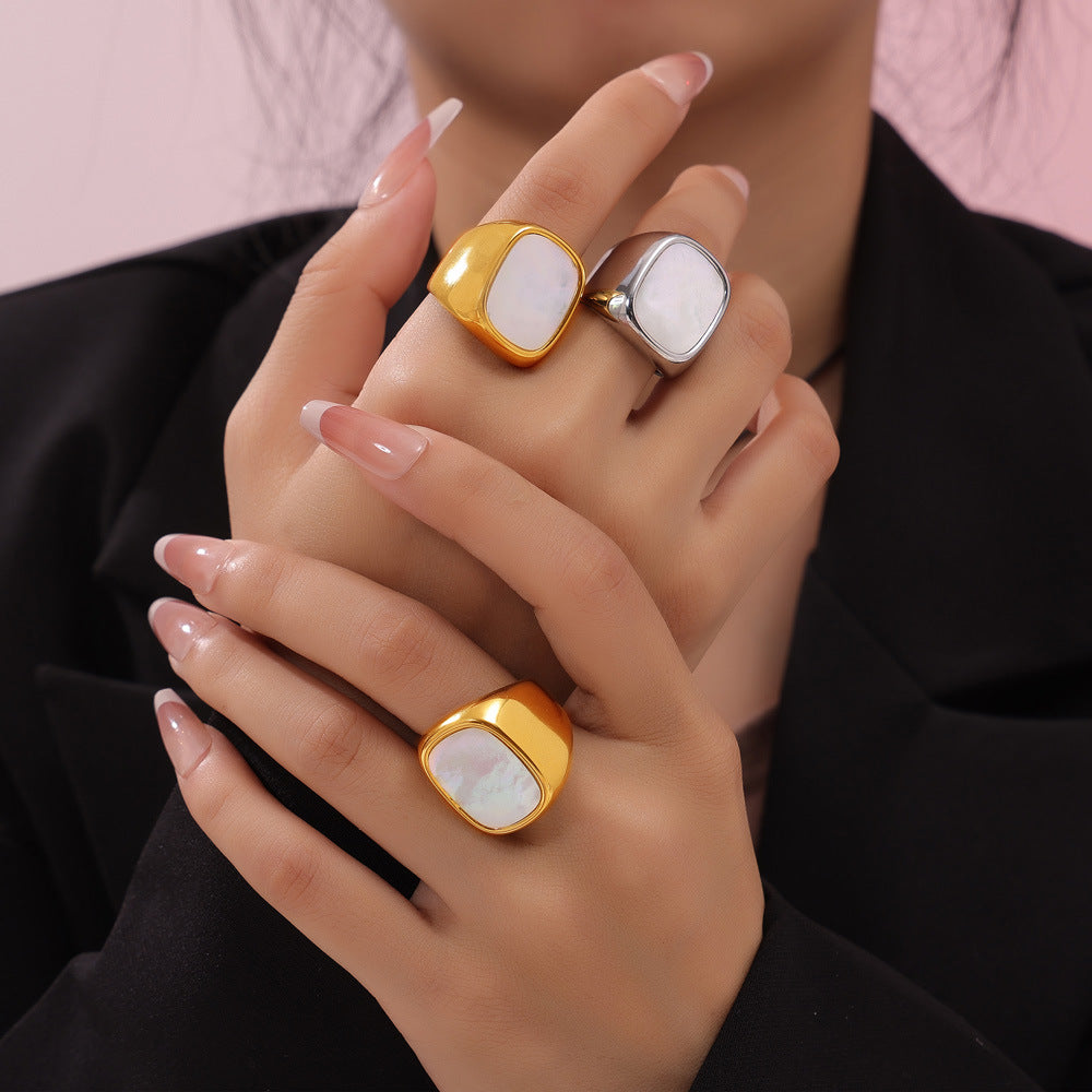 Hepburn style elegant gentle temperament wide-faced index finger ring inlaid with white fritillary design titanium steel gold-plated opening ring