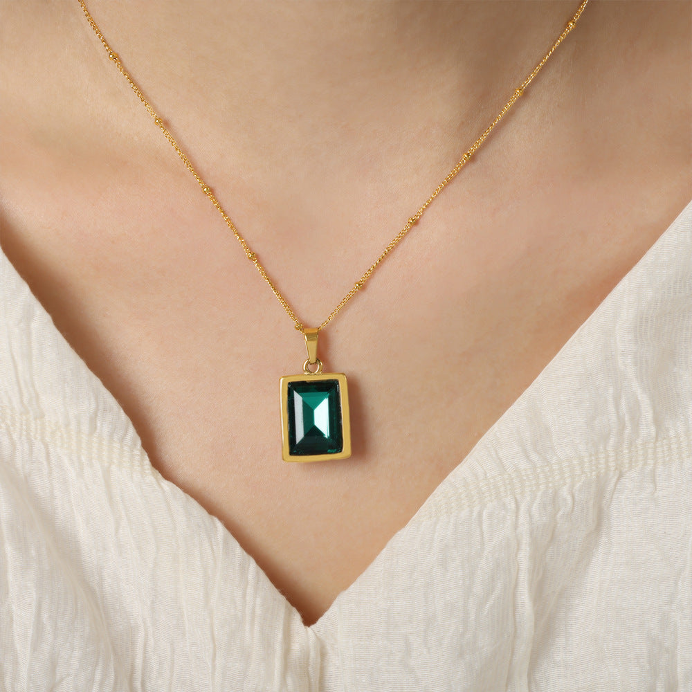 French retro light luxury fashion versatile titanium steel gold-plated geometric square pendant collarbone chain necklace jewelry women
