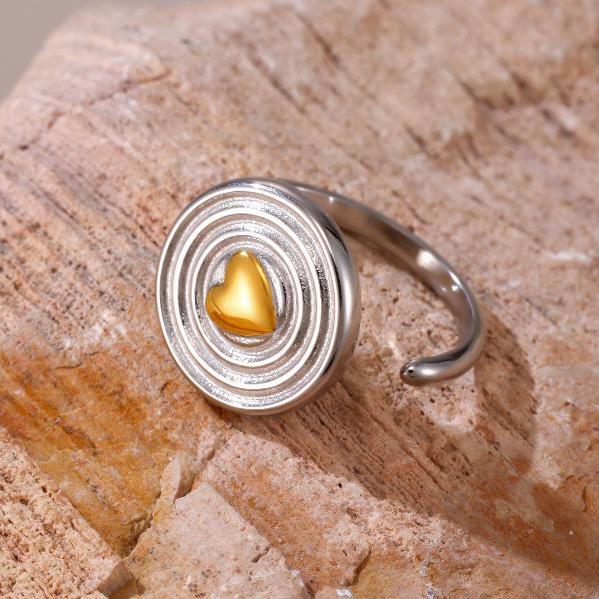 Niche opening geometric gold ring titanium steel electroplating 18K real gold fashion accessories combination spot 99