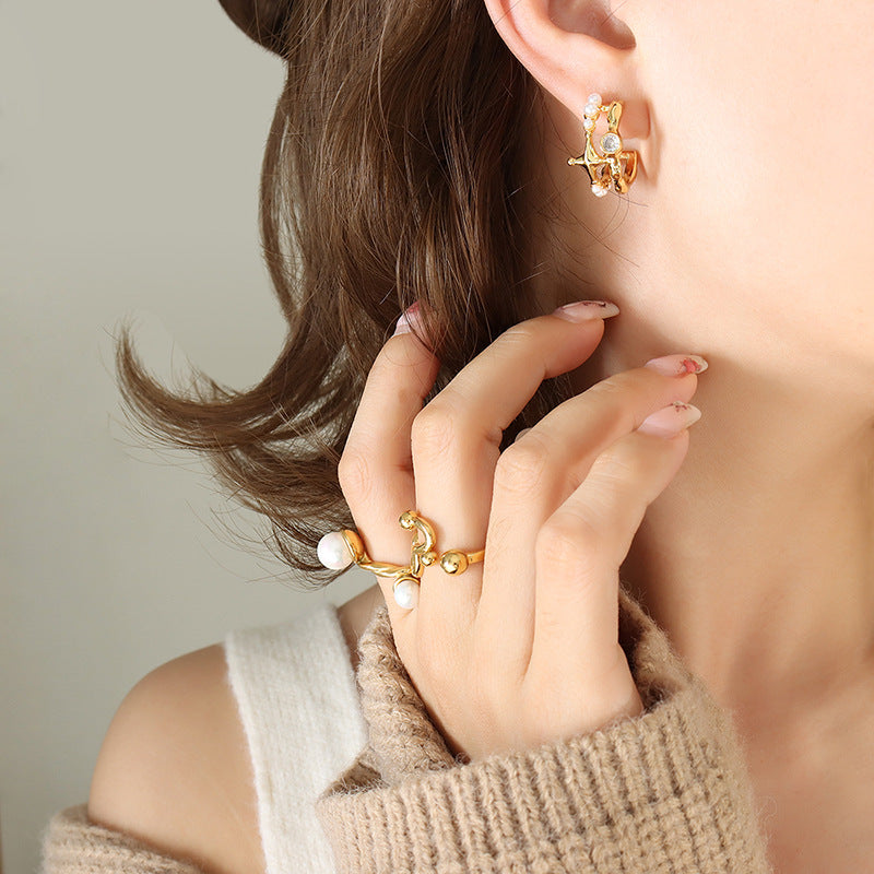 Retro imitation pearl inlaid zircon irregular C-shaped earrings copper material non-fading Hong Kong-style personalized earrings