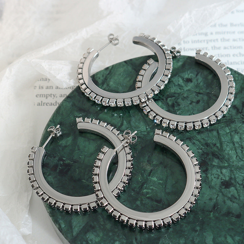 European and American fashion cold wind temperament gypsy black and white zircon earrings female personality earrings celebrity earrings female