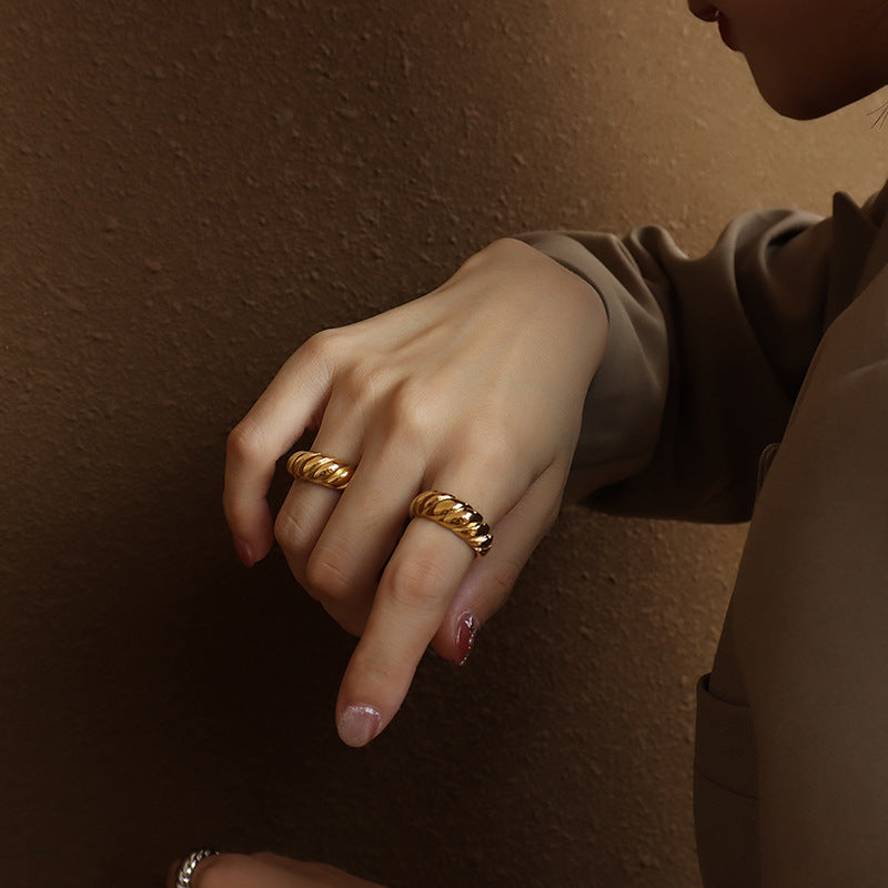 A157-Threaded Surface Casting Ring Tail Ring Titanium Steel Electroplated 18k Gold Ring Female