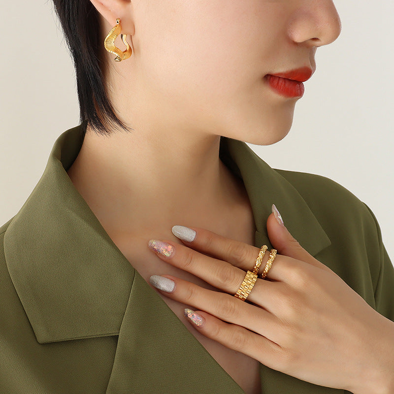 Irregular special-shaped ear buckle, personalized chic titanium steel wavy ear ring plated with 18K real gold ear jewelry