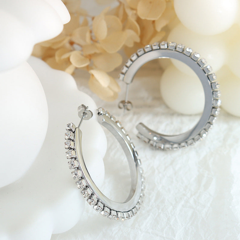 European and American fashion cold wind temperament gypsy black and white zircon earrings female personality earrings celebrity earrings female