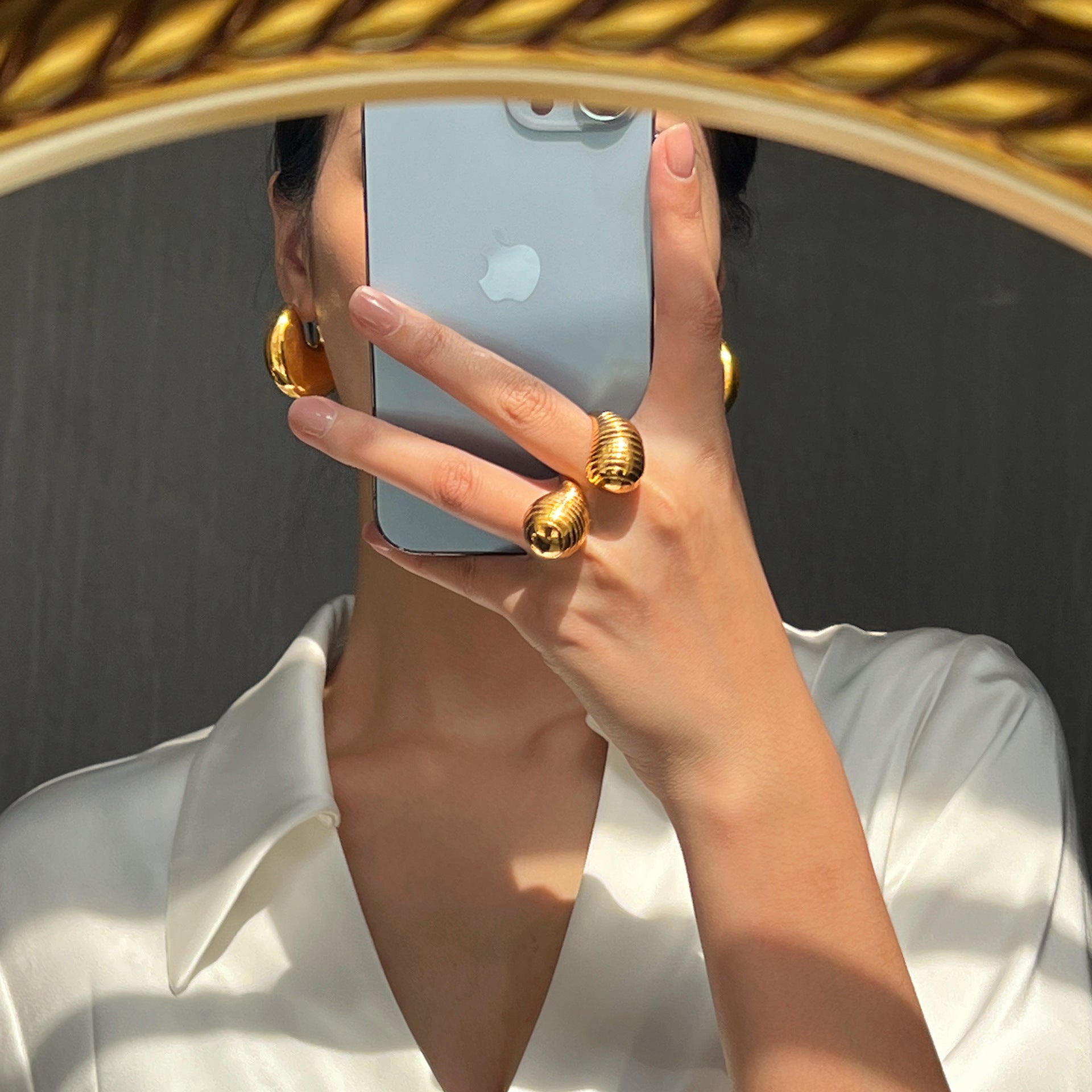 Niche exaggerated double water drop opening simple fashion index finger ring cold wind p light luxury titanium steel gold-plated ring pp