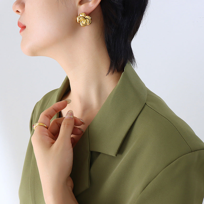 Wind Heavy Industry exaggerated retro big flower stud earrings texture titanium steel plated 18K gold manufacturer wholesale F04799