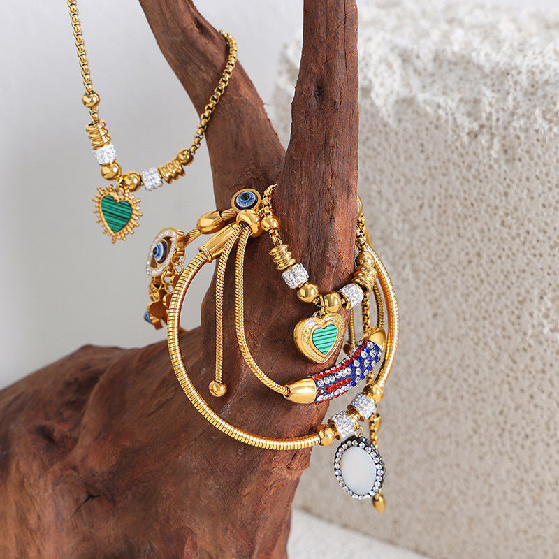Titanium steel electroplated 18k gold non-fading pendant bracelet female, new retro heart-shaped pendant bracelet wholesale pp