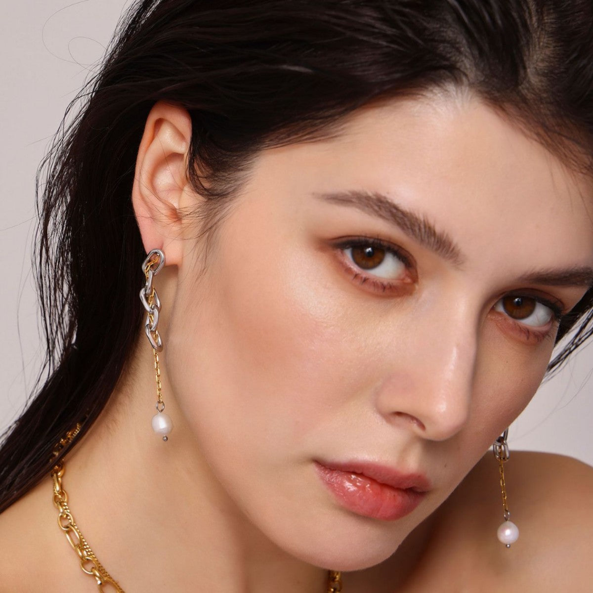 Chain fringed freshwater pearl earrings fashionable cold wind earrings stainless steel plated 18K real gold jewelry tide