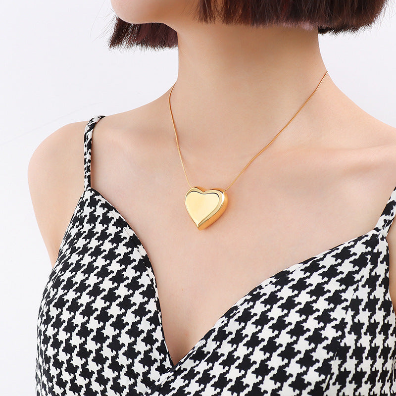 Zegl wind heart-shaped peach heart necklace women's light luxury niche design titanium steel clavicle chain neck chain jewelry P059
