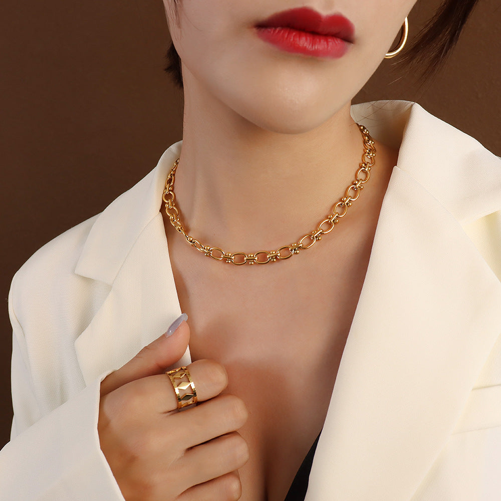 Marka European and American collarbone chain i cold wind neck chain chain splicing versatile necklace titanium steel 18K gold