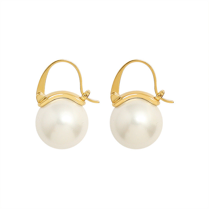 Cold wind light luxury exaggerated imitation pearl earrings women's titanium steel plated 18K real gold ear jewelry F36999