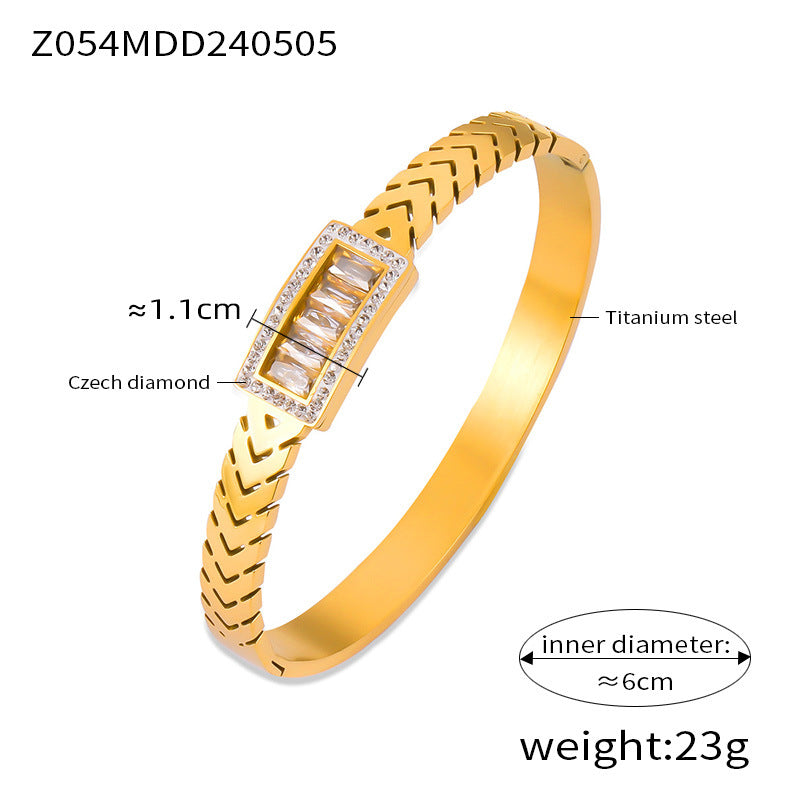 Simple personality niche geometric chain modeling jewelry hollow diamond design titanium steel gold-plated bracelet pp