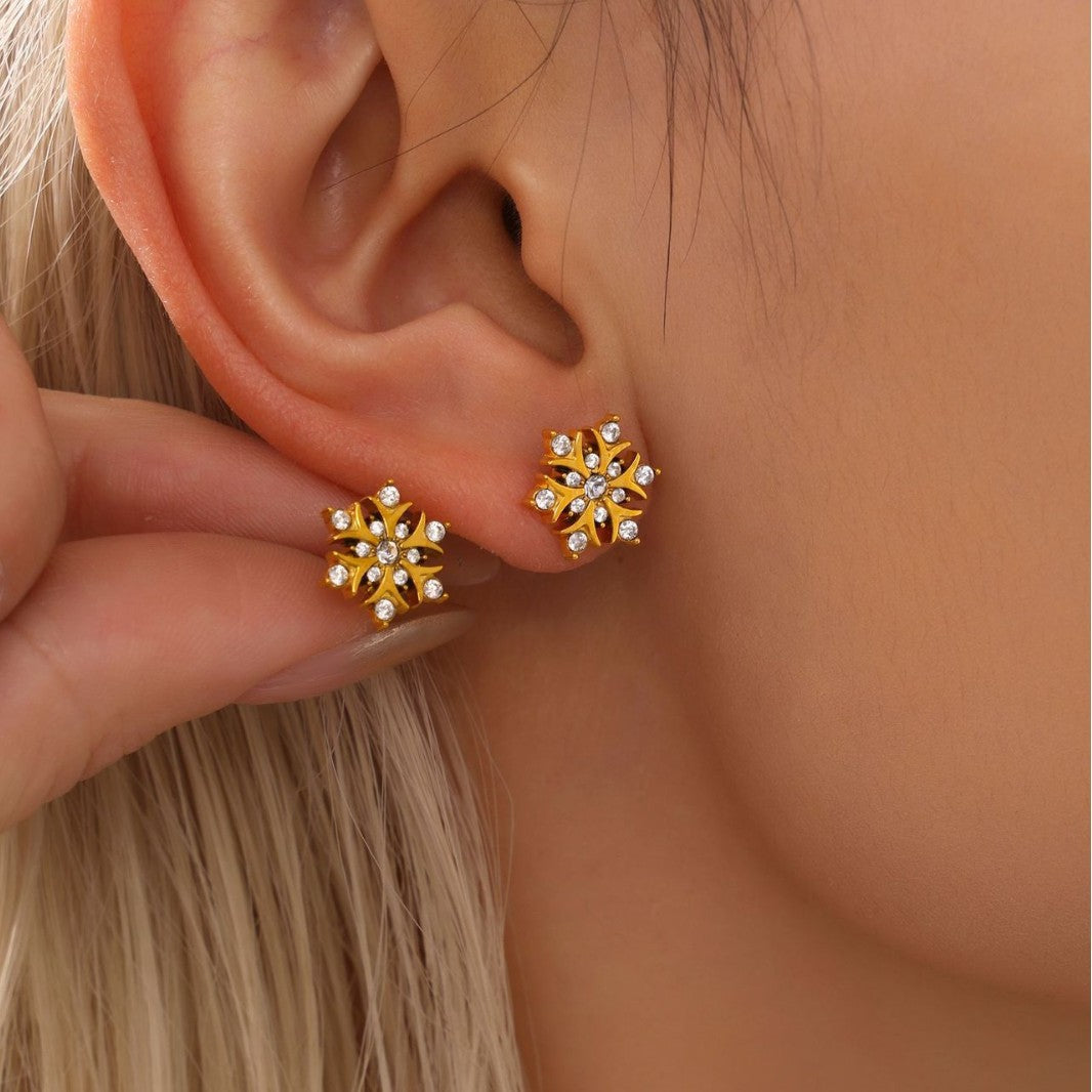 Handmade inlaid zircon snowflake stud earrings stainless steel plated 18K real gold niche fashion commuter earrings wholesale