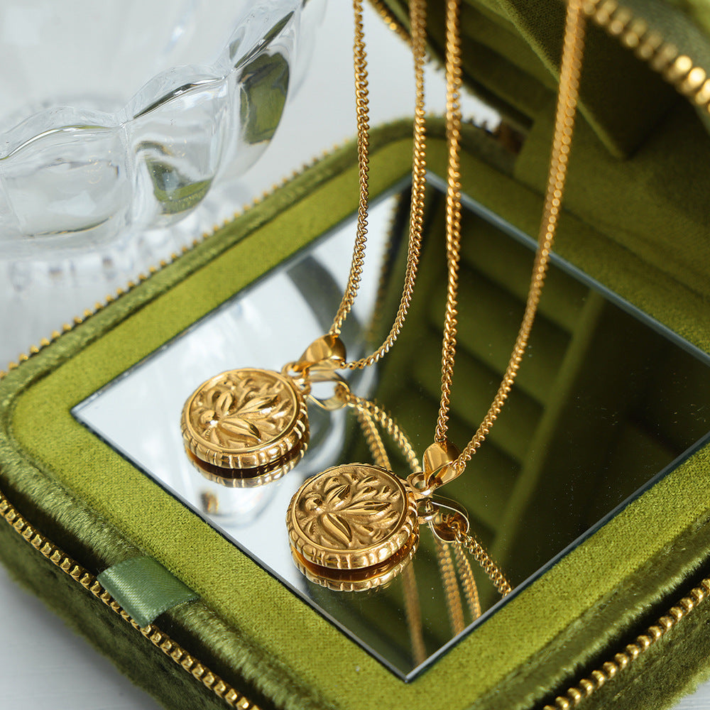 New high-end retro personality round flower titanium steel pendant necklace versatile collarbone chain jewelry pp